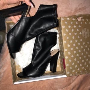 Baddie Black Leather Peep-toe Boots